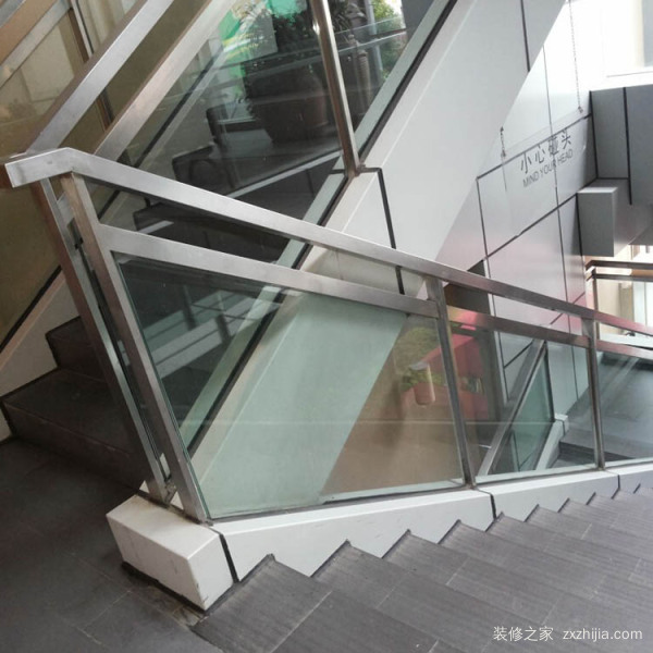 不锈钢楼梯扶手简介 不锈钢楼梯扶手安装