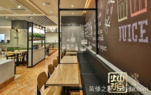从顾客的点餐到买单,到员工配餐和出餐,每一个环节都是在在快餐店规划