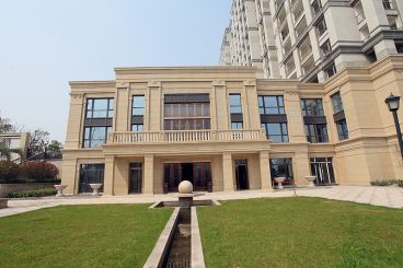 恒信瓏湖國際2號樓樣板房售樓處外
