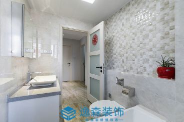 綠地中央廣場現(xiàn)代簡約衛(wèi)生間效果圖