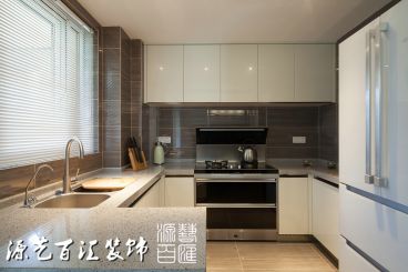 綠地半山國(guó)際花園現(xiàn)代簡(jiǎn)約廚房效果圖