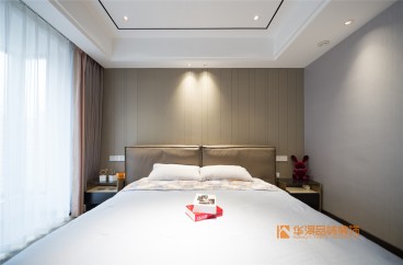 融輝城現(xiàn)代簡(jiǎn)約臥室效果圖