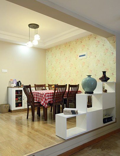 家庭餐廳屏風(fēng)柜隔斷效果圖