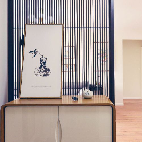 簡(jiǎn)約原木色玄關(guān)隔斷設(shè)計(jì)