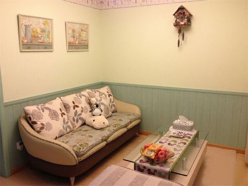 田園風(fēng)格二居室客廳沙發(fā)裝修效果圖欣賞