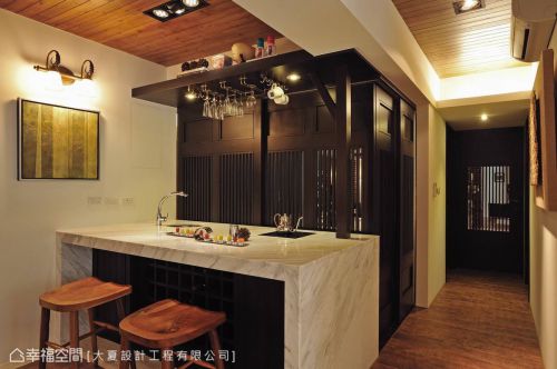 美式鄉(xiāng)村廚房吊頂設計案例展示