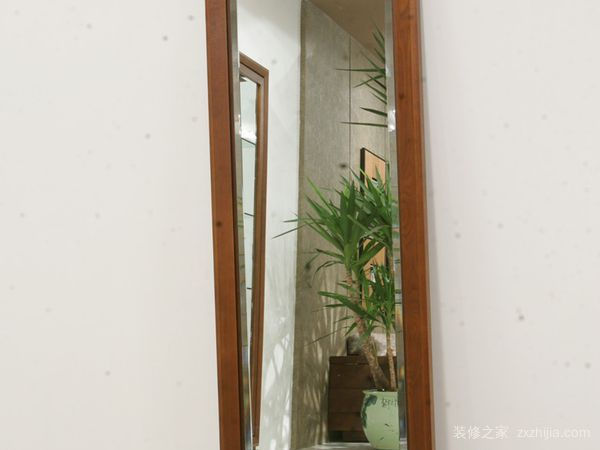 简易穿衣镜有哪些？穿衣镜摆放风水禁忌  第2张