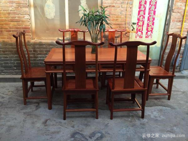 中式古典实木家具特点 实木家具的选购技巧  第1张