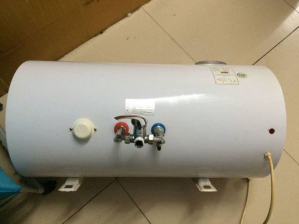 华帝电热水器