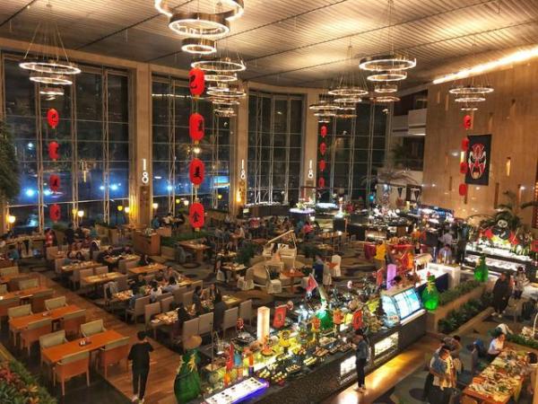 酒店餐桌