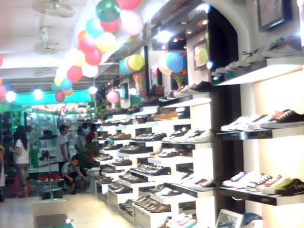 鞋店装修图